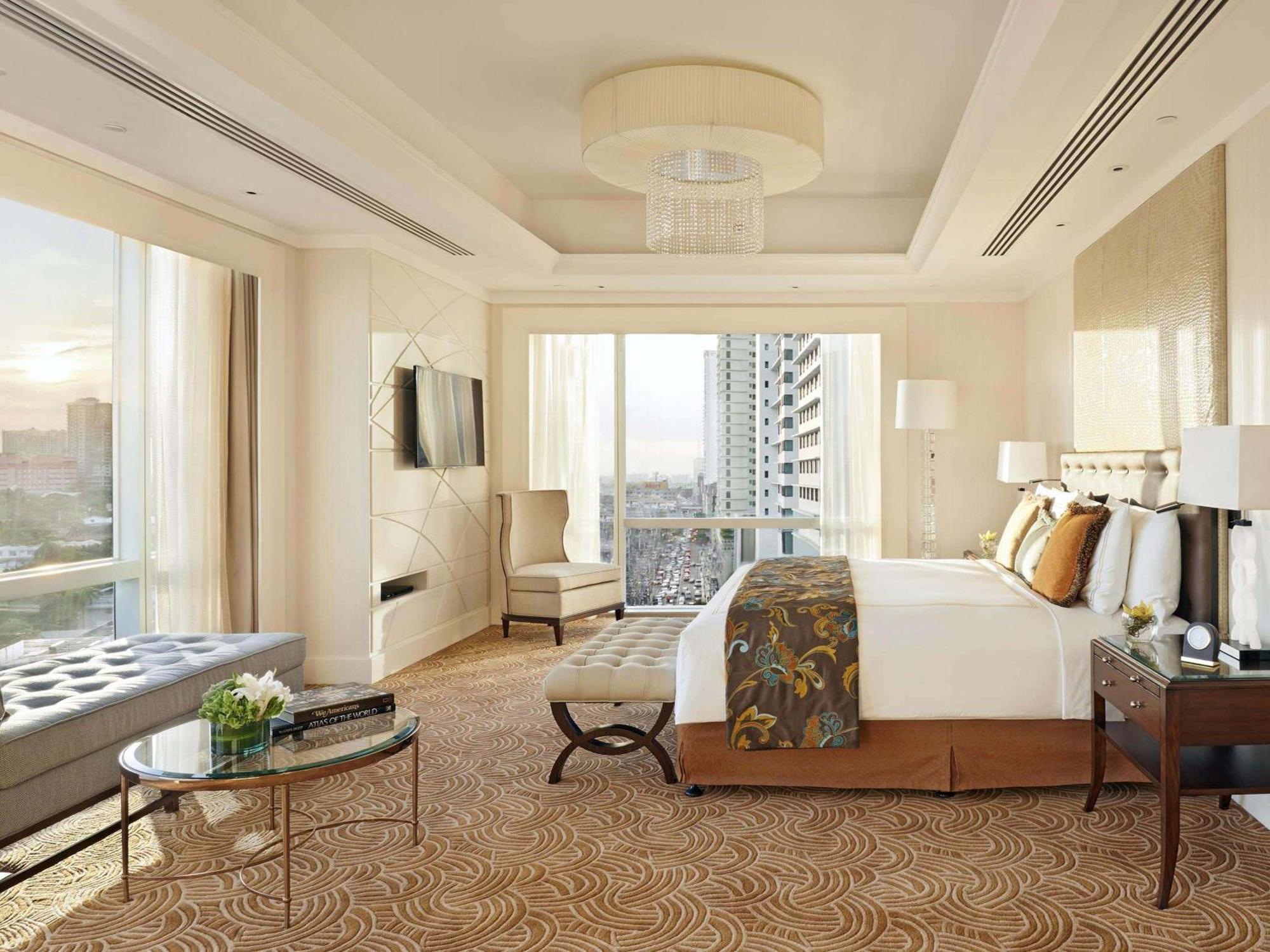 فندق فيرمونت ماكاتي المظهر الخارجي الصورة A bedroom at the Shangri-La Hotel, Kuala Lumpur